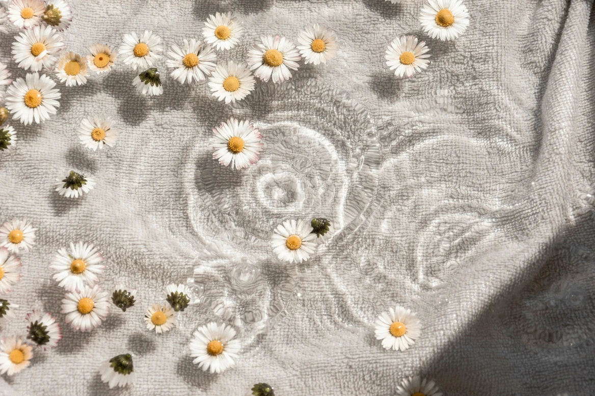 Aura Beauty: The Mindful Clean Skincare Trend That’s Going Viral Right Now Aura Beauty: The Mindful Clean Skincare Trend That’s Going Viral Right Now
