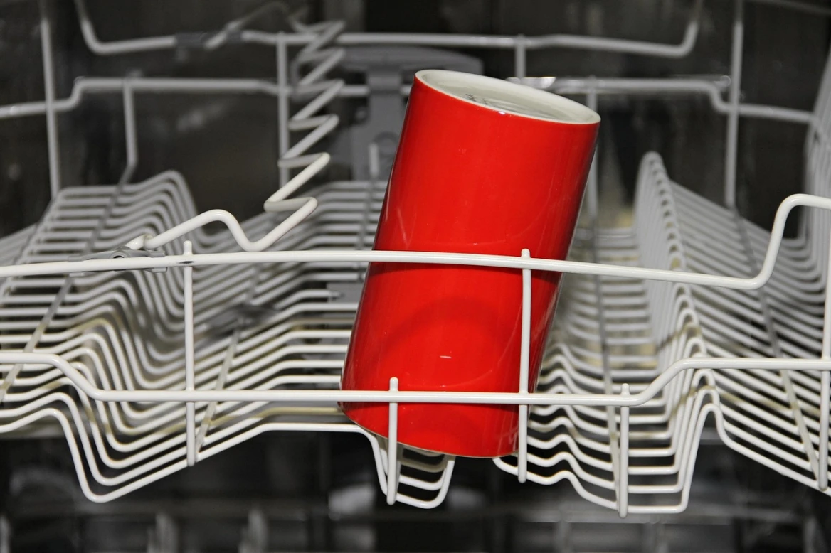 The Dangerous Truth: Why You Should Never Put Plastic in the Dishwasher The Dangerous Truth: Why You Should Never Put Plastic in the Dishwasher